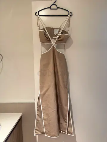 Beige linen summer dress with white trim - Size S - CMEO Collective