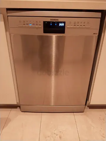 Siemens I q 300 hundred dishwasher latest model excellent condition