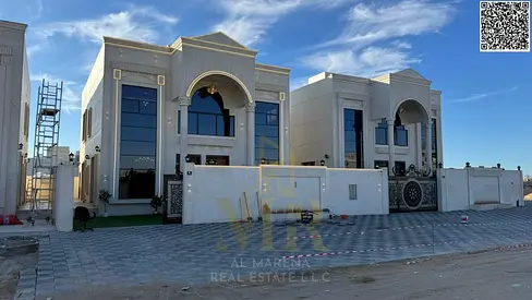 فيلا فاخرة للبيع في الحليو 2 | مساحة 4300 قدم | طابقين + روف | 5 غرف نوم ماستر | مجلس وصالتين | مطبخ مودرن | غرفة خادمة | حوش واسع | تصميم عصري وتشطيب