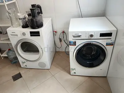 Siemens IQ700 Seprate Set Washerdryer Both Are 9KG With Great Condition Like New
