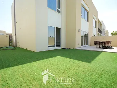 SINGLE ROW | PRIVATE GARDEN | VACANT