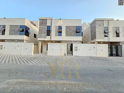 فيلا عصرية للبيع في العامرة طابقين وروف – مساحة 3500قدم  تصميم راقٍ وموقع مميز بسعر شامل كهرباء ومية ومكيفات  قابل للتفاوض تملك حر