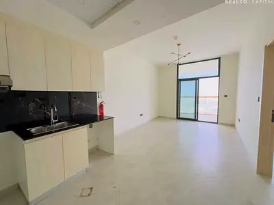 Rented unit | High floor | Spacious unit