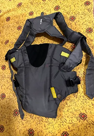 Comfortable Front Baby Carrier Adjustable Straps INFANTINO DUST free PET free ready to use