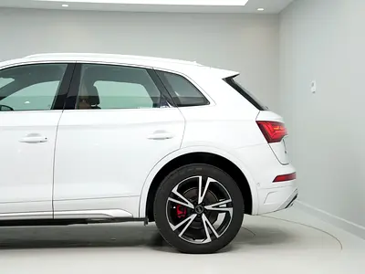 GCC specs LOW MILEAGE Audi Q5 S line Quattro-3