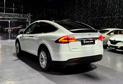 2018 Tesla MODEL X — фото 5