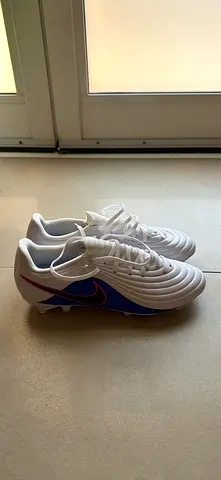 Nike Tiempo Ligera Academy