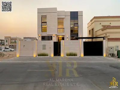 2-floor + roof super modern villa in a prime location near the mosque, 4 master bedrooms, very attractive price, perfect for living or investment.