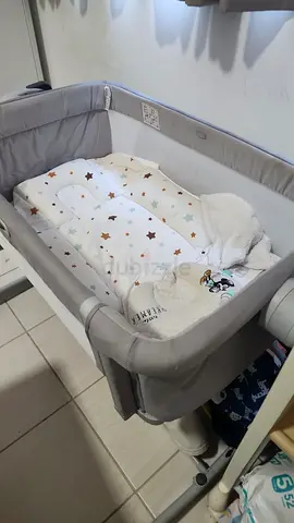 Portable bedside bassinet / co-sleeper in good condition