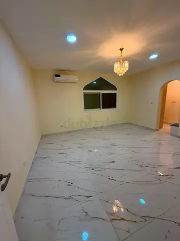 Studio room available for rent