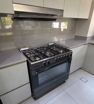 Free Delivery- BOSCH Latest Model 5-Burner Full Gass With Fan Oven Cooking Range 90x60 CM