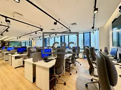 Furnished | Prestigious Location | 8 Parkings