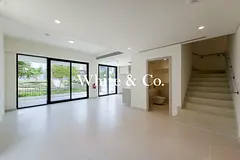 VACANT | PRIME LOCATION | OPEN TO OFFERS
