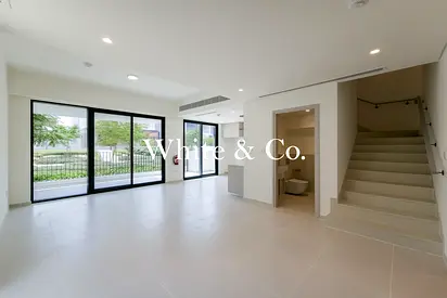 VACANT | PRIME LOCATION | OPEN TO OFFERS