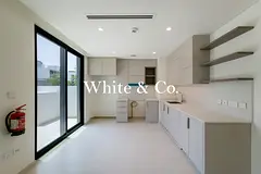 VACANT | PRIME LOCATION | OPEN TO OFFERS