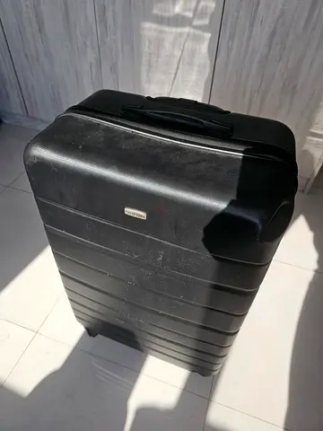 Lightweight black carry-on suitcase / travel bag - good condition