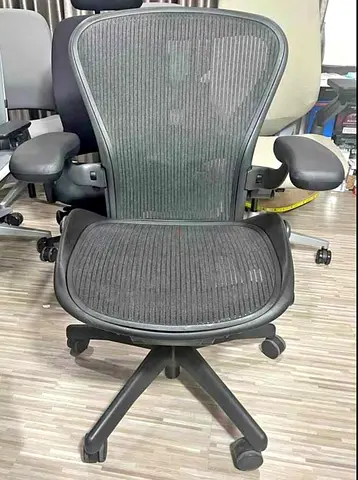 Herman Miller Aeron classic chair for sale excellent condition ultimate comfort