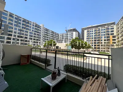Fully Furnished I Pool Level I Big Terrace