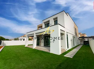 Upgraded 4BR | Landscaped | Near Amenities
