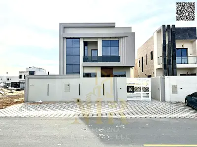 Villa in a prime location close to all services, luxurious finishes, price includes registration and ownership fees.