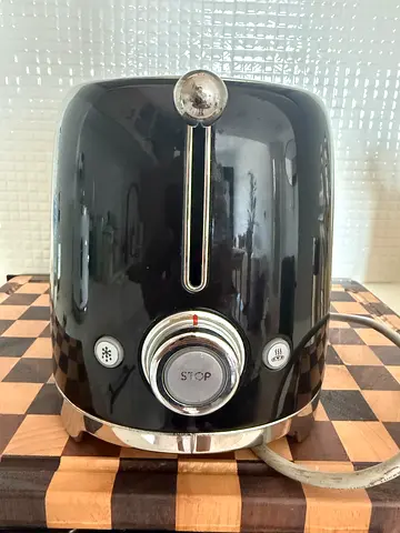 SMEG Black 2-Slice Toaster in Good Working Condition