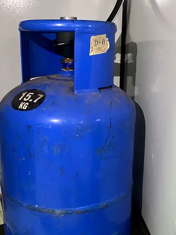 Gas Cylinder, Regulator and hose - Good Working Condition