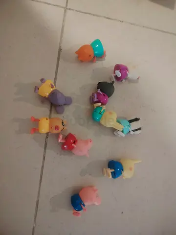Collection of small Peppa Pig / cartoon character figurines - set of 9