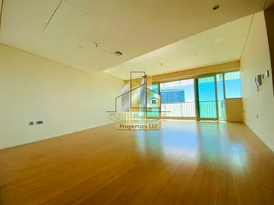 Elegant 1BR | Beach Access | Vacant Now