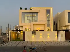 Luxury villa ready for immediate occupancy, including registration and transfer fees, in a strategic