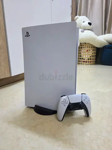 Sony PlayStation 5 Console with DualSense Controller - White (Good Condition)