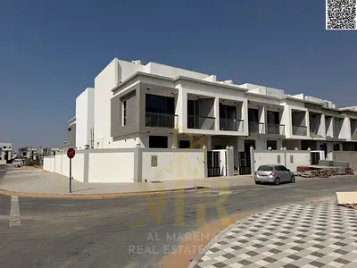 فيلا طابقين وروف  بسعر شامل رسوم التسجيل والتمليك على الشارع الرئيسي جاهزة للسكن بخصم خاص للكاش في أرقي مناطق عجمان تملك حر لجميع الجنسيات. .