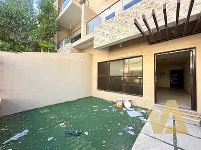 Distriss sale | Required Renovation| With Elivator