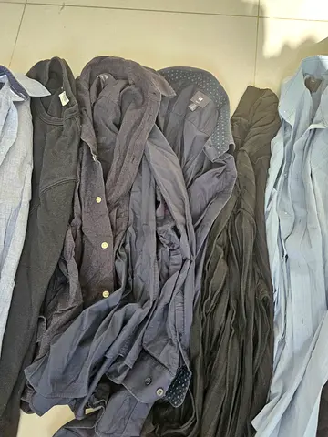 Bundle of casual long-sleeve shirts and hoodies (mens) - mixed colors, used