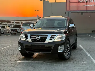 نيسان باترول V8 LE TITANIUM خليجي فول اوبشن سقف نجوم قمة في النظافة