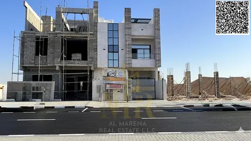 فيلا فاخرة للبيع في الزاهية بتصميم عصري وروف وشامل رسوم التسجيل