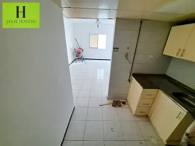 Spacious Studio Apartment with Wardrobe in Majaz2