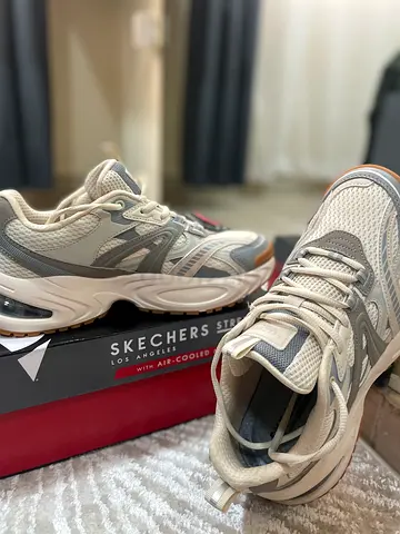 Skechers - UNO RYZE Patterned Low-Top Sneakers