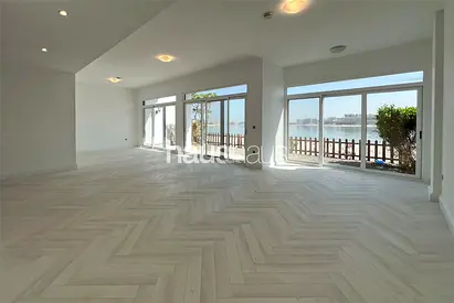 Unfurnished | Upgraded | Vacant | Sea View