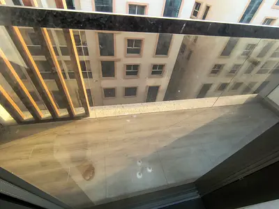 LIKE NEW SPECIOUS MODERN 2 BEDROOM HALL WITH WARDROBES BUILT IN FREE PARKING 1 MONTH FREE FOR FAMILY ONLY 57K