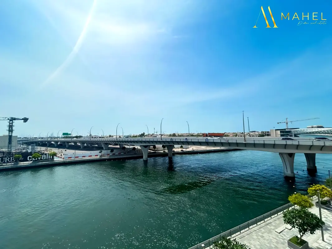 3+Maids | Family Living | Canal front | Brand new
