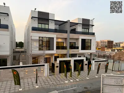 Hill villa, two floors and a roof, 5 master bedrooms, elevator, 3750 sq m built on 2100 sq m land, at a special price