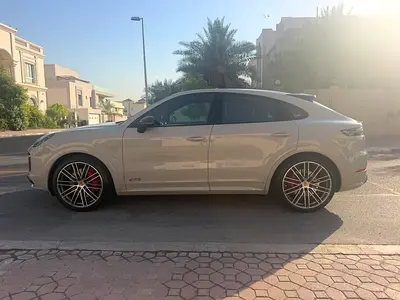 صورة 6 لـ 2022 Porsche CAYENNE