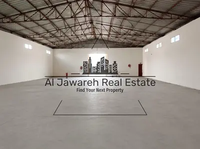 مستودع للإيجار في أم القيوين مساحة 6735 قدم 20كيلو وات سعر 189935 درهم