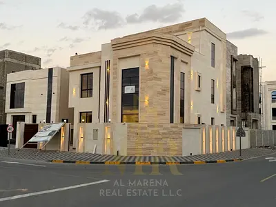 A unique opportunity to own a luxurious corner villa, including registration, ownership, electricity, and water fees. Freehold property located behind