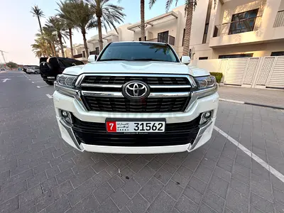 Toyota Land Cruiser GXR Grand Touring 2021 | GCC Specs | Pristine Condition