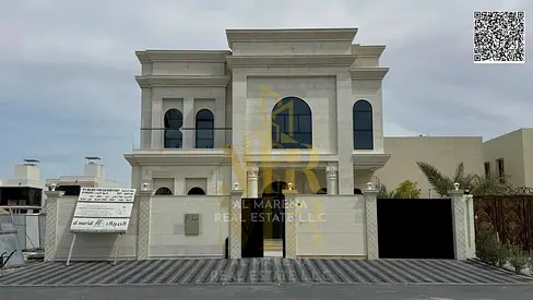 بالعاليه ع مساحه 5300 قدم طابقين وروف 6 غرف نوم ماستر مجلسين و صاله بسعر قابل للتفاوض شامل كهرباء وميه ومكيفات كامله فرصة مميزة لامتلاك فيلا راقية في