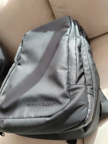 Slim black everyday backpack - Excellent condition