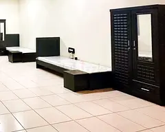 Bed space available for executive bachelors , near Life pharmacy metro station