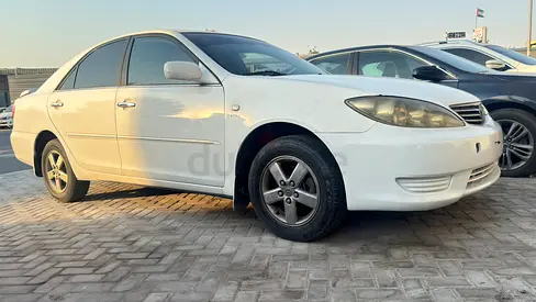 Toyota Camry GLI 2005 GCC Specs -4 cylinder