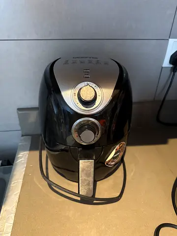 Used Black Air Fryer - Compact 3-4L
